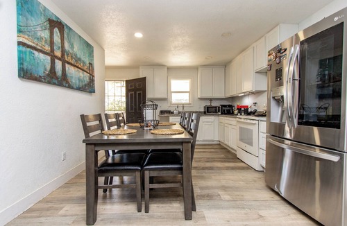 Oakdale House | 2-bedroom house in Oakdale!
