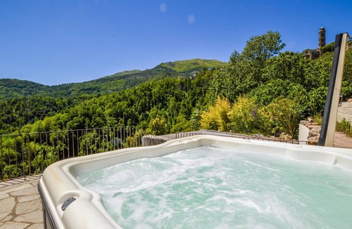 Carcheto-Brustico Apartment | 2 bedroom stunning apartment in Carcheto Brustico