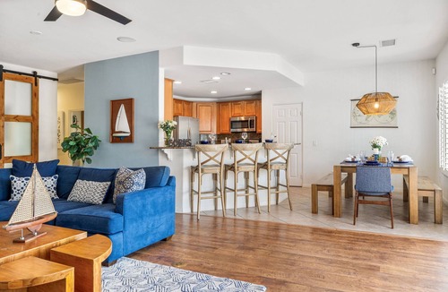 Palm Springs House | 2-bedroom Thermal Horse Park townhome with Pool/spa