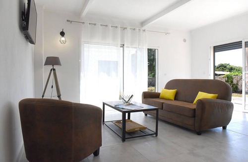 Bonifacio Villa | 2 Bedroom Villa in bonifacio