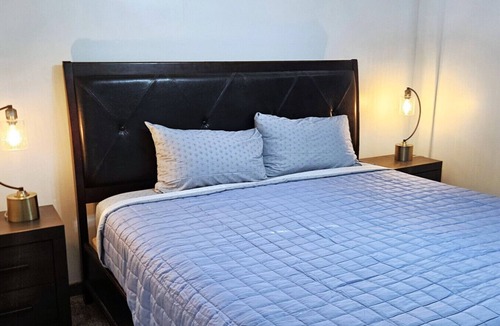Page House | 2 Bedroom, Washer/Dryer, Sleeps 6, lower, (No Kitchen)
