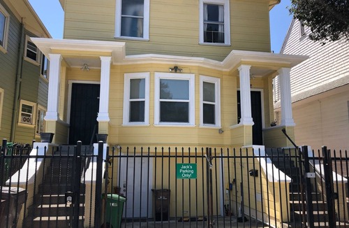 Hoover - Foster Apartment | 2 Blocks from MacArthur Bart