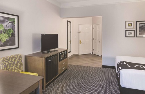 Orlando Hotel | 2 Comfortable Double Beds, La Quinta Inn & Suites, Pet-Friendly, near Universal
