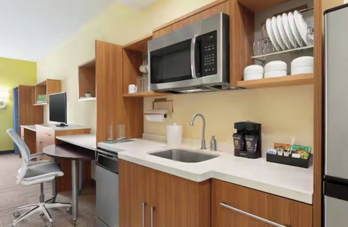 Pooler Hotel | 2 Comfortable Units! Steps to World's Tallest IMAX & Tanger Outlets- 1.2 miles