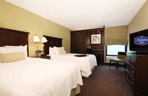 Castleton Hotel | 2 Connecting Suites at a Hotel