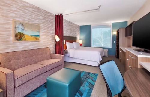 Wilmington Hotel | 2 Convenient Units! Outdoor Pool, Pets Allowed, FREE Breakfast and Parking!