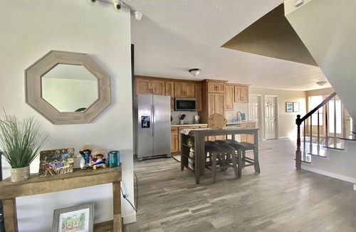 Orangeville House | 2 Double Beds Rm #4 with view of the San Rafael Swell and smart TV. India room.