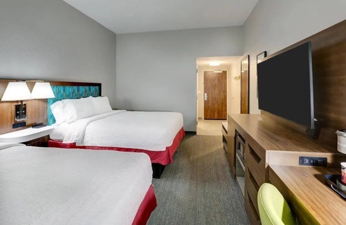 Polk Village Hotel | 2 Efficient Rooms for Families Visiting Port Royal – 6.3 Miles | Pet-Friendly