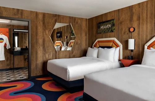 Flagstaff Hotel | 2 Family-Friendly Comfort in the Heart of Flagstaff | Pets Allowed & Pool Access