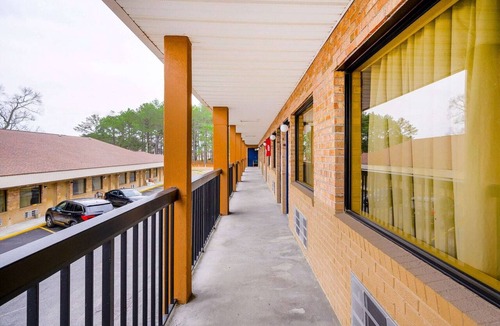 Williamston Apartment | 2 Full Bed|Smoking|Williamston