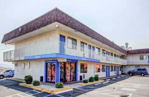 St. George Apartment | 2 Full Beds | Non-Smoking