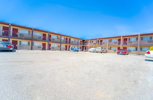 Mojave Apartment | 2 Full Beds|Non-Smoking