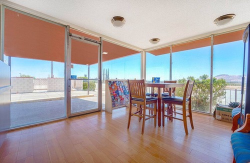 Mojave Apartment | 2 Full Beds|Non-Smoking