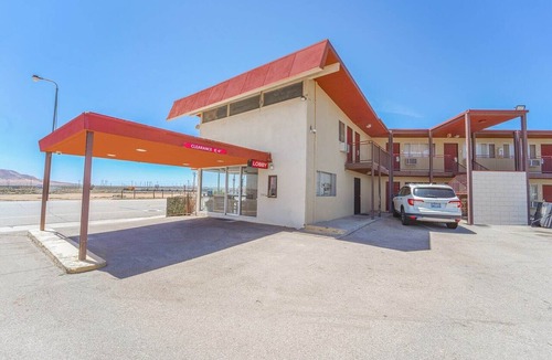Mojave Apartment | 2 Full Beds|Non-Smoking