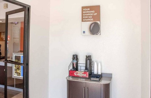 Ukiah Apartment | 2 Full Beds|Non Smoking