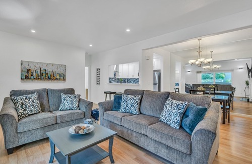 San Ramon Condo | 2 Master Suites, Ground Floor, Garage + Parking spot, W/D, Wi-Fi, Netflix