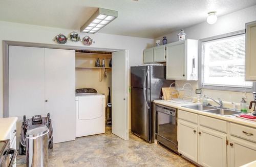 River Road Apartment | 2 Mi to Dtwn: Missoula Duplex w/Fenced Yard