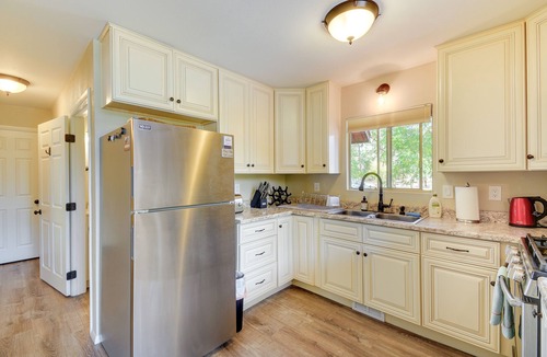 Prescott Cabin | < 2 Mi to Dtwn: Prescott Cabin w/Furnished Deck
