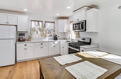 Norfolk Apartment | 2 Mi to Naval Base: Walkable Norfolk Retreat