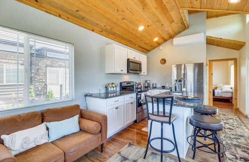 Pinetop-Lakeside House | 2 Mi to Rainbow Lake: Lovely Lakeside Tiny Home