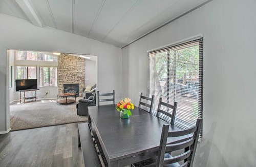 Pinetop-Lakeside Cottage | 2 Mi to Rainbow Lake: Woodsy Retreat w/Deck!