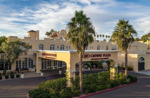 Downtown Resort | 2 Queen Beds & Gorgeous Sunset Views! Pet Friendly, Free Parking!