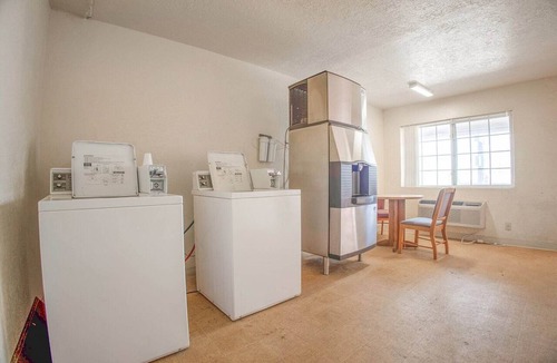 Lordsburg Apartment | 2 Queen Beds Non-Smoking