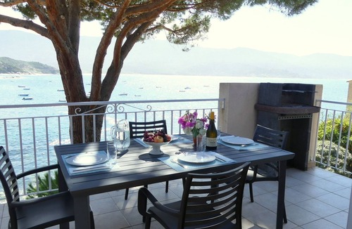 Tiuccia House | 2-ROOM APARTMENT N ° 3 "FEET IN THE WATER" CAP. (2 to 4 PERS)