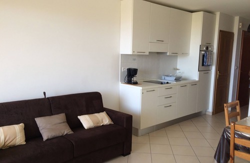 L'Ile-Rousse Apartment | 2-room apartment, new with terrace and sea view sleeping 2 to 4