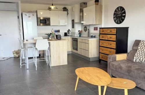 L'Ile-Rousse Apartment | 2-room apartment with sea view and terrace -near the beach and shops