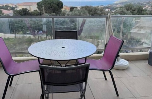 L'Ile-Rousse Apartment | 2-room apartment with sea view and terrace -near the beach and shops