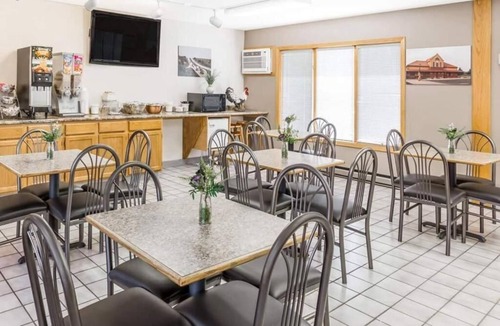 Atlantic Hotel | 2 Spacious Rooms w/BBQ Grill and Friendly Staff – Near Highway 6
