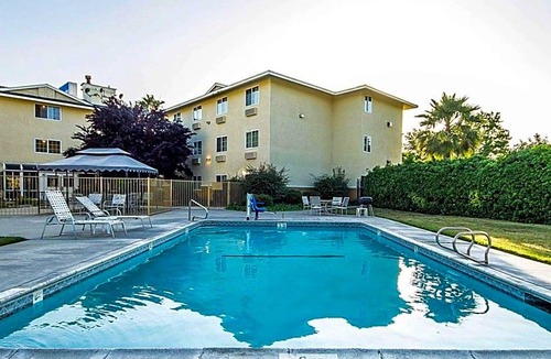Modesto Hotel | 2-Star Hotel ∙ Comfort Inn Modesto