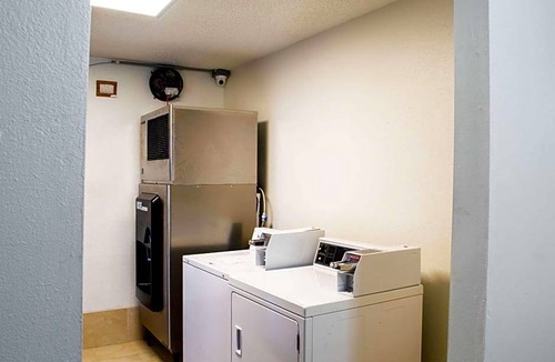 Plainfield Hotel | 2-Star Hotel ∙ Quality Inn Plainfield - Indianapolis West