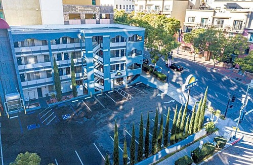 Cortez Hill Hotel | 2-Star Hotel ∙ Days Inn by Wyndham San Diego/Downtown/Convention Center