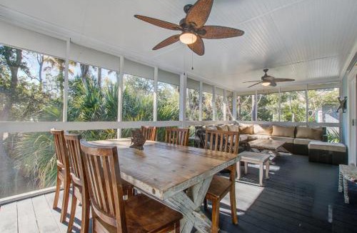 Twin Oaks House | 2 Twin Oaks
