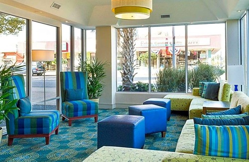 Northeast Virginia Beach Hotel | 2-Star Hotel ∙ Comfort Suites Beachfront