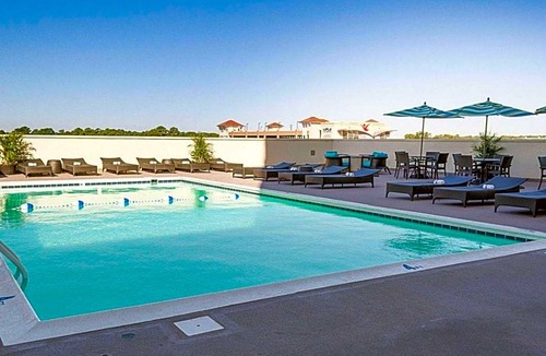 Northeast Virginia Beach Hotel | 2-Star Hotel ∙ Comfort Suites Beachfront