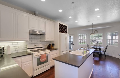 Lompoc House | 20 private acres, 180 degree views