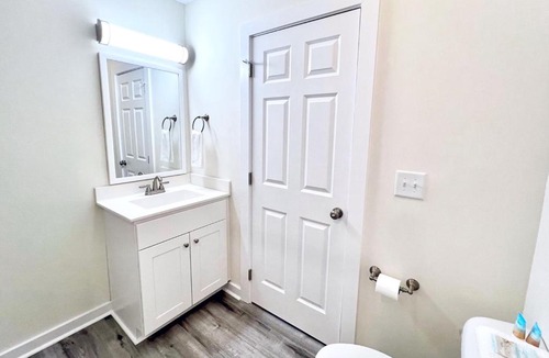Surf City Apartment | 201 King Pet Friendly, 2nd Floor Barefoot