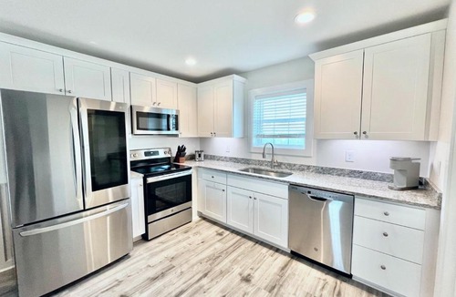 Surf City Apartment | 201 King Pet Friendly, 2nd Floor Barefoot