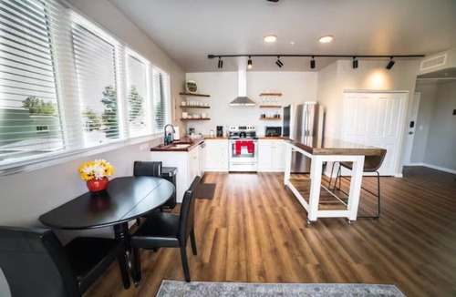 Southside Apartment | 201The Lofts, by Flagtown, 2 bed 2 bath with community hot tub