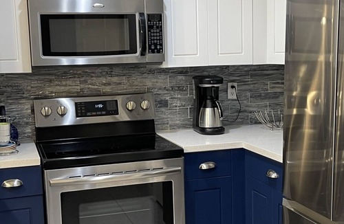Silverado Ranch Condo | 2022 Reno | Fast Wifi | King Bed | Minutes from Las Vegas Strip