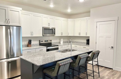 Midway Apartment | 203 | Charming 2BR Getaway in the Heart of Midway
