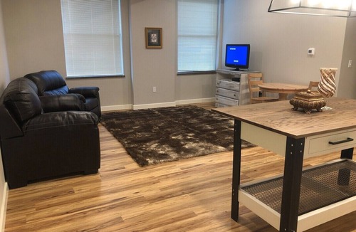 Charleston Apartment | 204 New Downtown living - Queen - Wi-fi