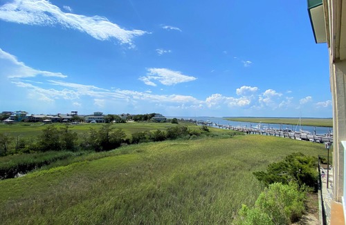 Edisto Island Villa | 210 Bay Creek Villa-Beautiful 2nd Floor Villa;Private Balcony;Water Views;Communal Pool