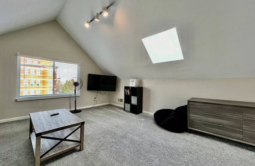 Hyde Park Apartment | 2639 Observatory Avenue, Unit 2 · Hyde Park Hideaway Close to Square & Downtown!