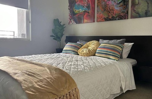 North Las Vegas Apartment | 2bedroom condo in Fremont Street in the heart of entertainment district in Downtown LV
