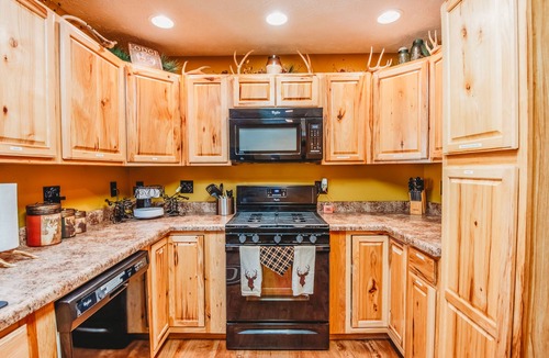 Shoals House | 2BR-1B. Fire Pit With Stunning River View. Minutes From Downtown Huntington.