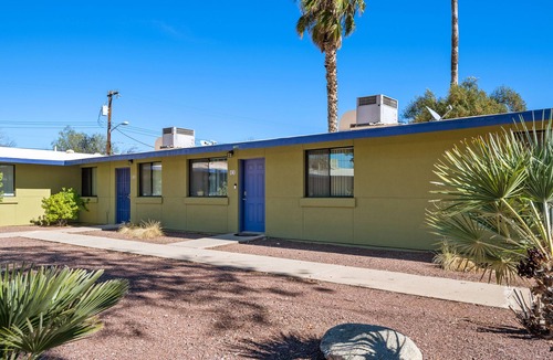 Menlo Park Condo | 2BR/1BA Condo W/Pool; Mins to UofA,Hiking,Food&Retail